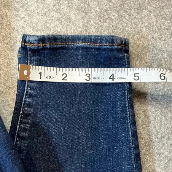 LOFT Curvy Skinny Crop. Dark Wash, 26. - Picture 2 of 11